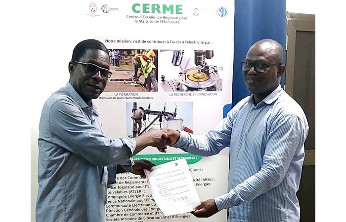 Année universitaire 2023-2024 : Urbis Foundation Togo accorde une bourse à six étudiantes du CERME